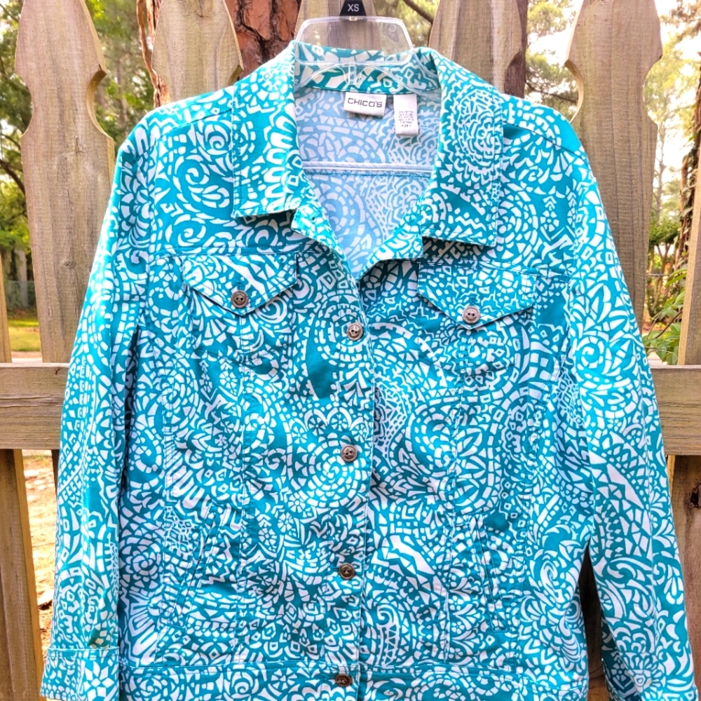 Chico's  Sz 3 Turquoise and White Jacket